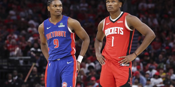 九游娱乐下载-乌度卡谈比赛火药味：这没什么大不了的 火箭和活塞有共同的特质