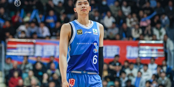 九游娱乐入口-一直窝憋在福建？邹阳回复球迷：成年人了 事情那么容易达成吗？