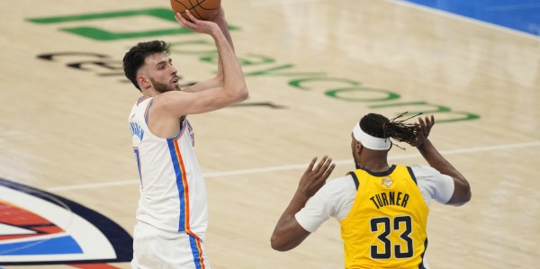 切特：没有球队会轻易认输 你必须主动创造机会 成功不会凭空发生