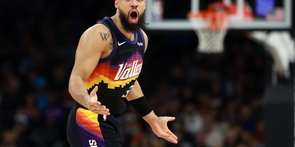 九游娱乐下载-功亏一篑！狄龙绝平三分拉拽维金斯被吹进攻犯规 还追加一级恶犯